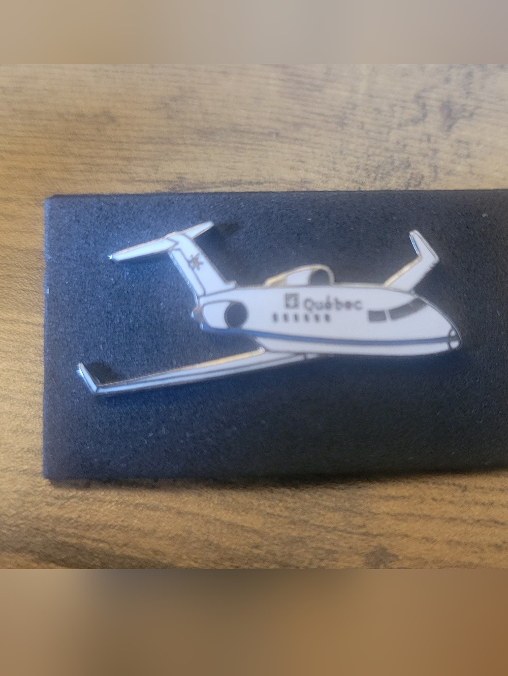Quebec Air Airplane Pin *Vintage*